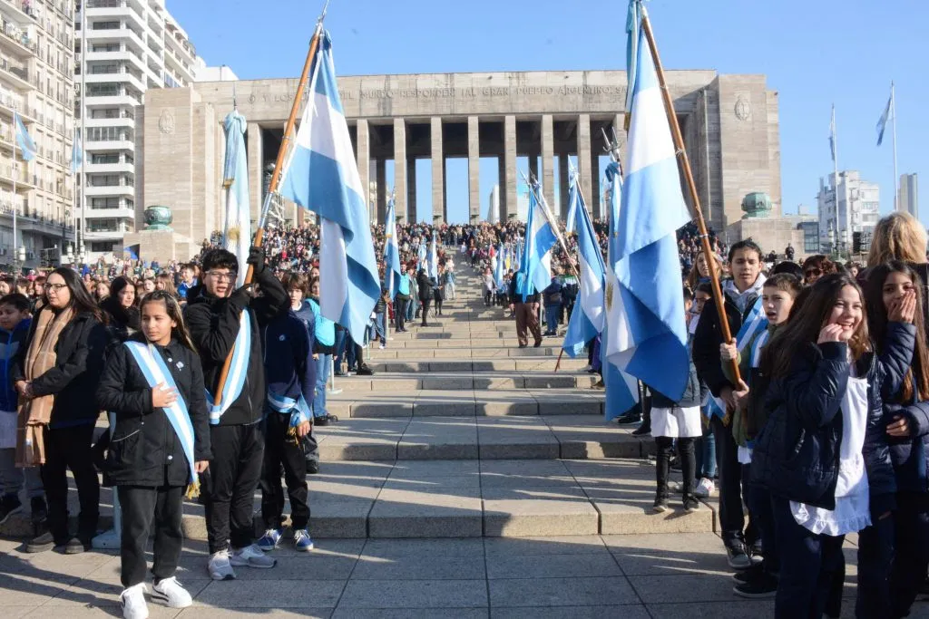 bandera-acto-monumento