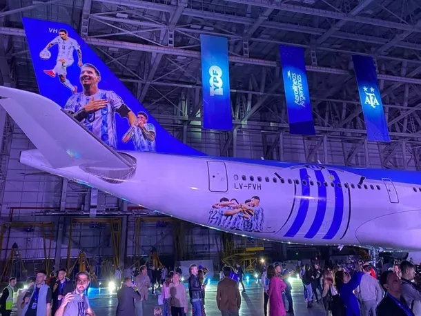 avion-seleccion-argentina-aerolineasploteado-2