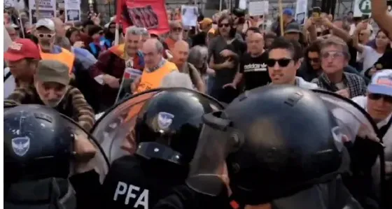 represion -jubilados