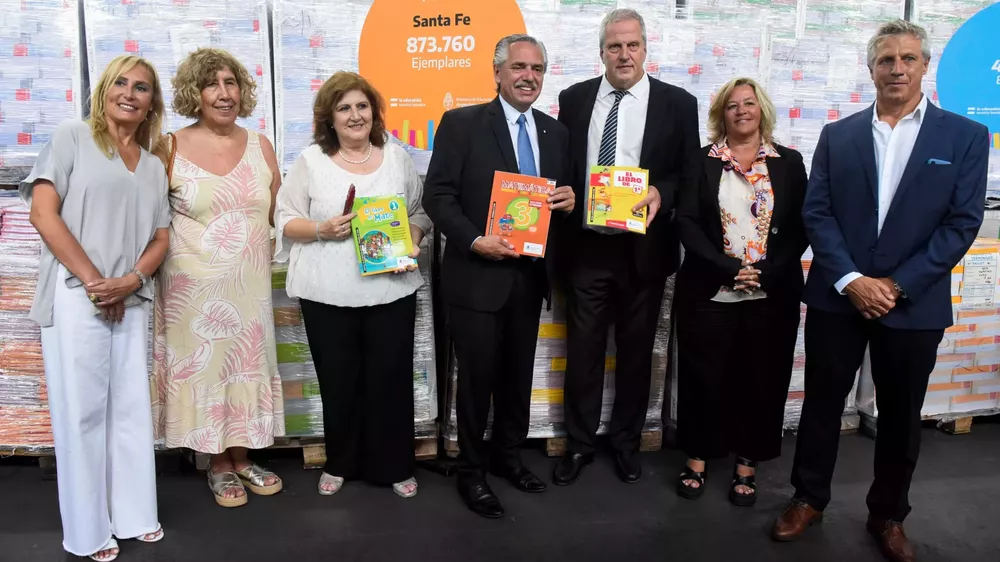 ministra-educacion-libros