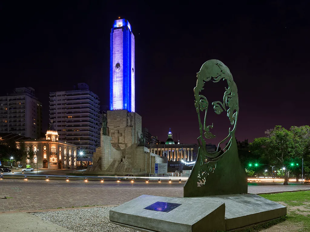 monumento-noche
