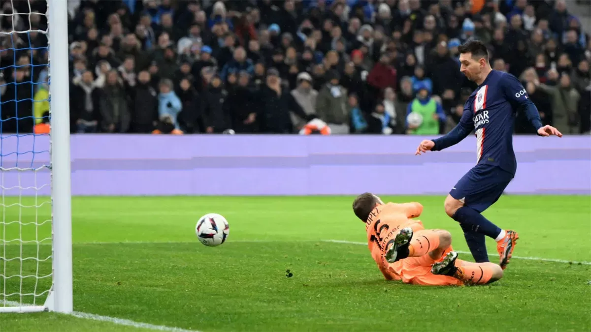 messi-gol700