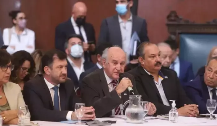 parrilli.debate.fmi