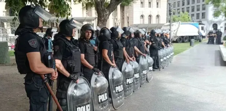 policia-seguridad-marcha