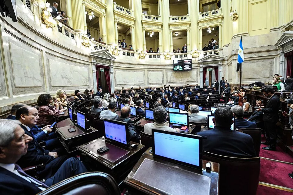 senadores-ley-lucio
