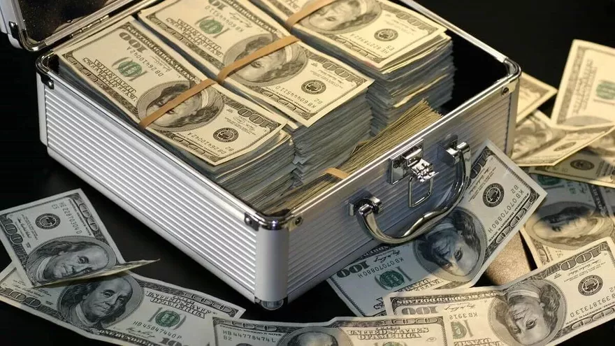 caja-dolares-fugados