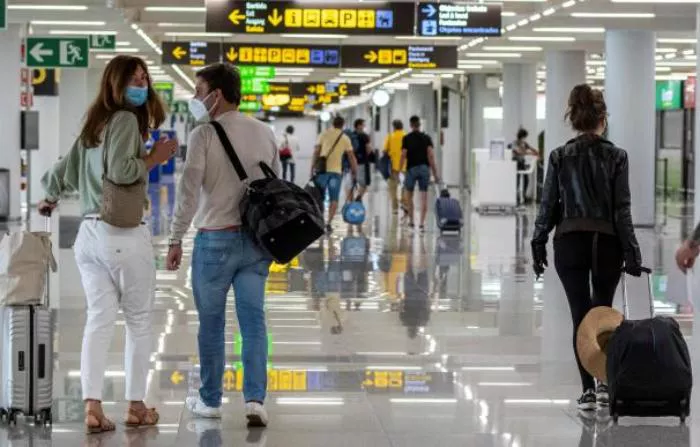 pasajeros-en-el-aeropuerto