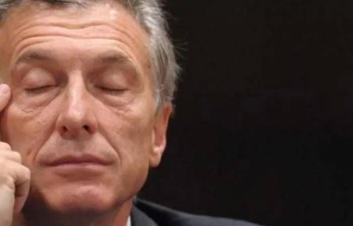 macri-preocupado-y-dormido