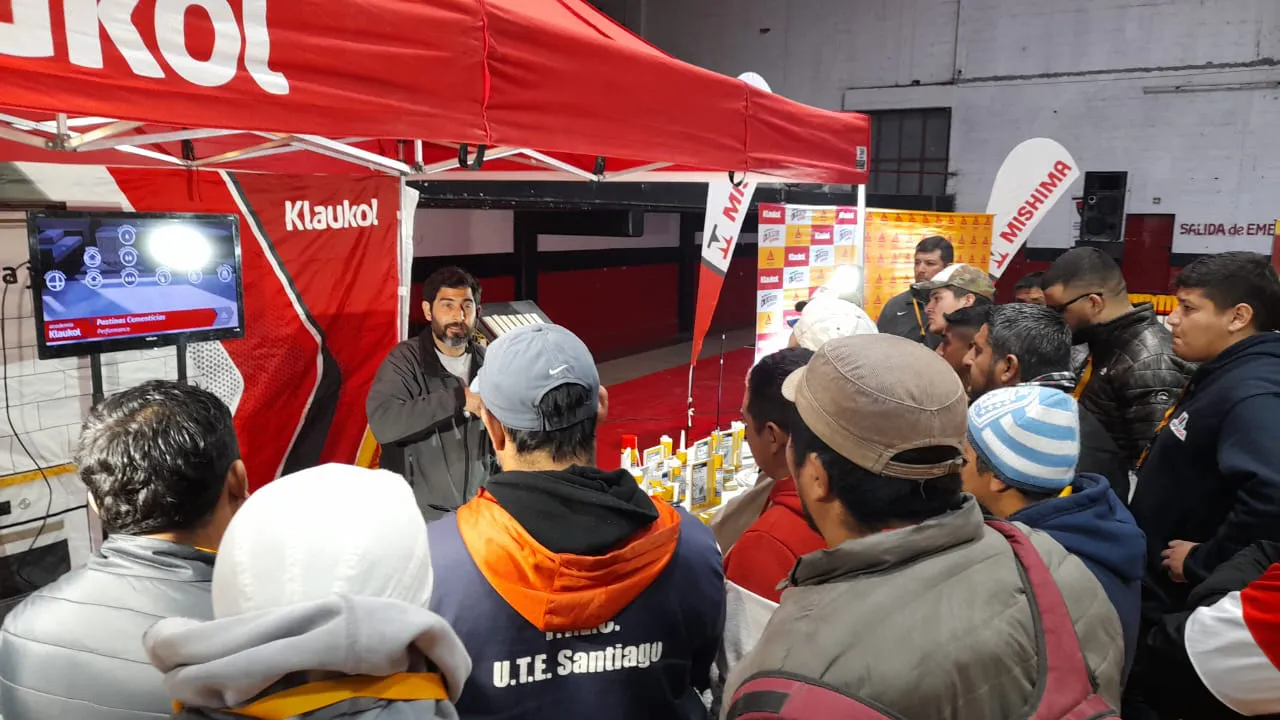 klaukol-en-busca-del-colocador-2