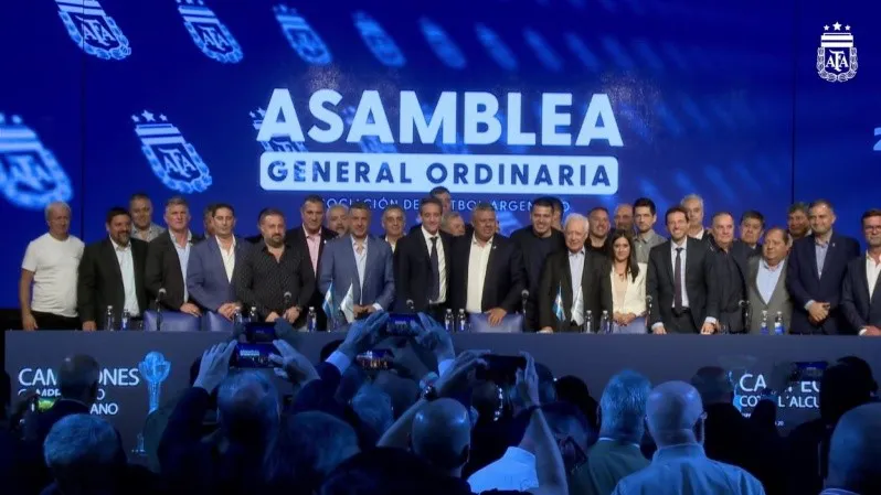 toda_la_comitiva_afa