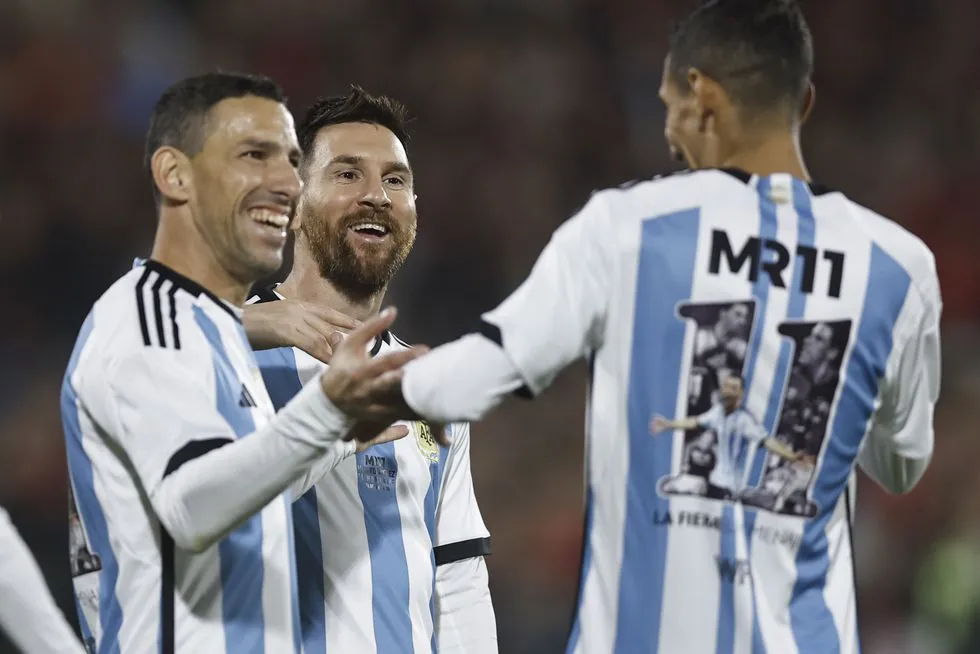 messi-dimaria